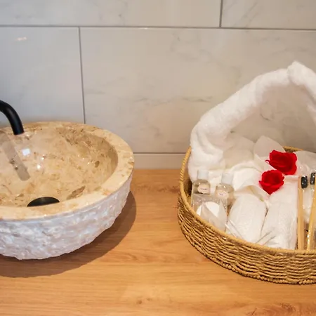 מלון אהבה La Secrete Couterne