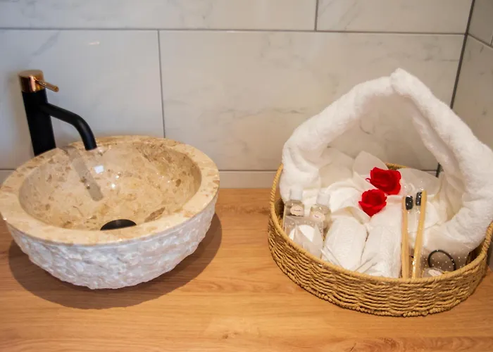 מלון אהבה La Secrete Couterne